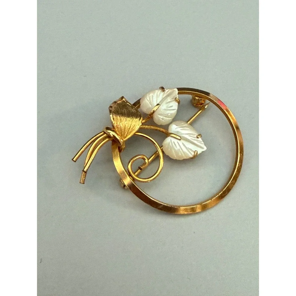 Creed Brooch Pin 1/20 12K‎ Gold Filled Mother of Pearl Leaf
